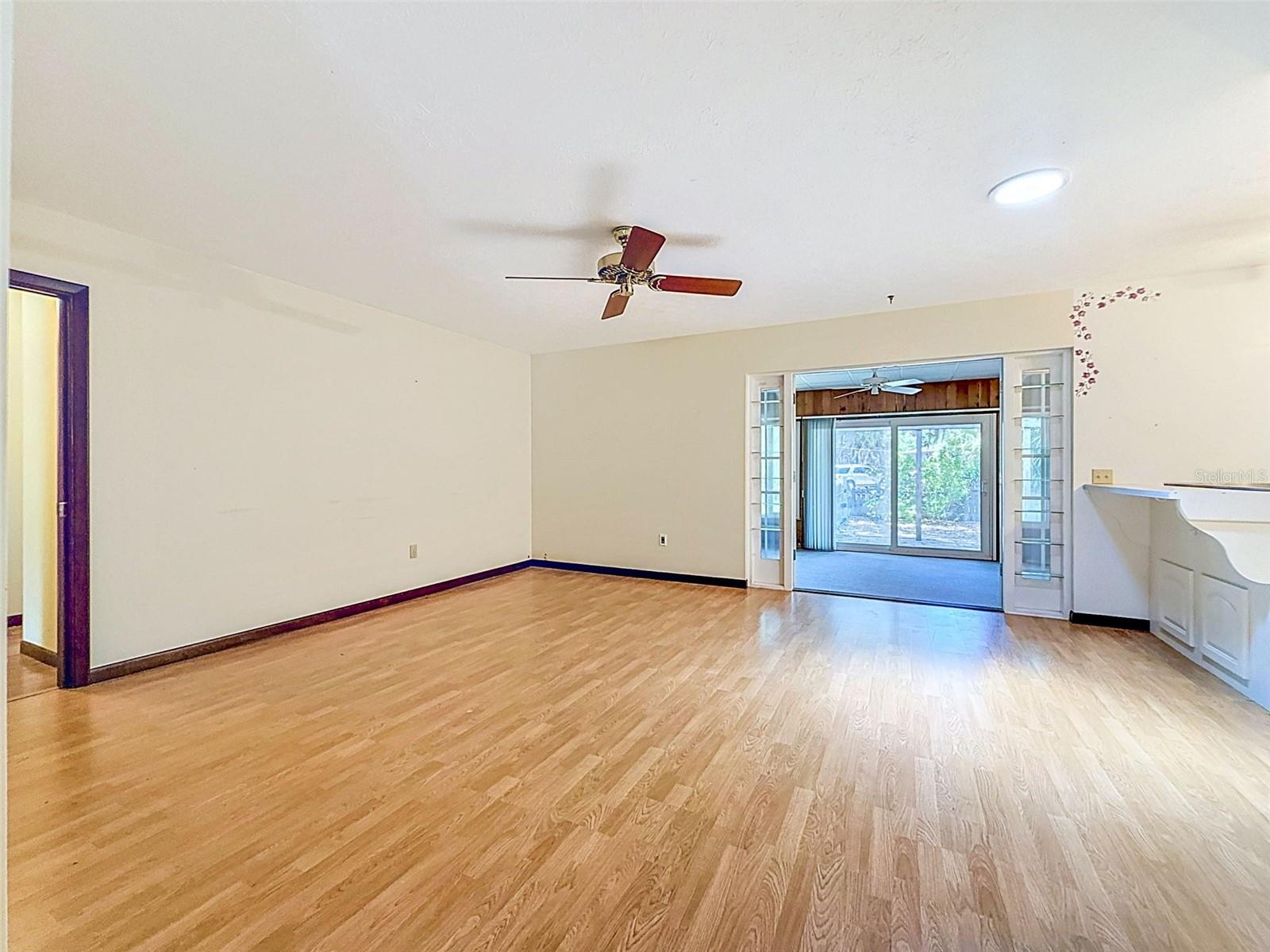 18202 OAKDALE RD — photo 37