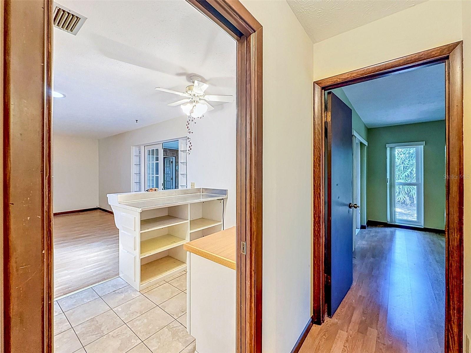 18202 OAKDALE RD — photo 26