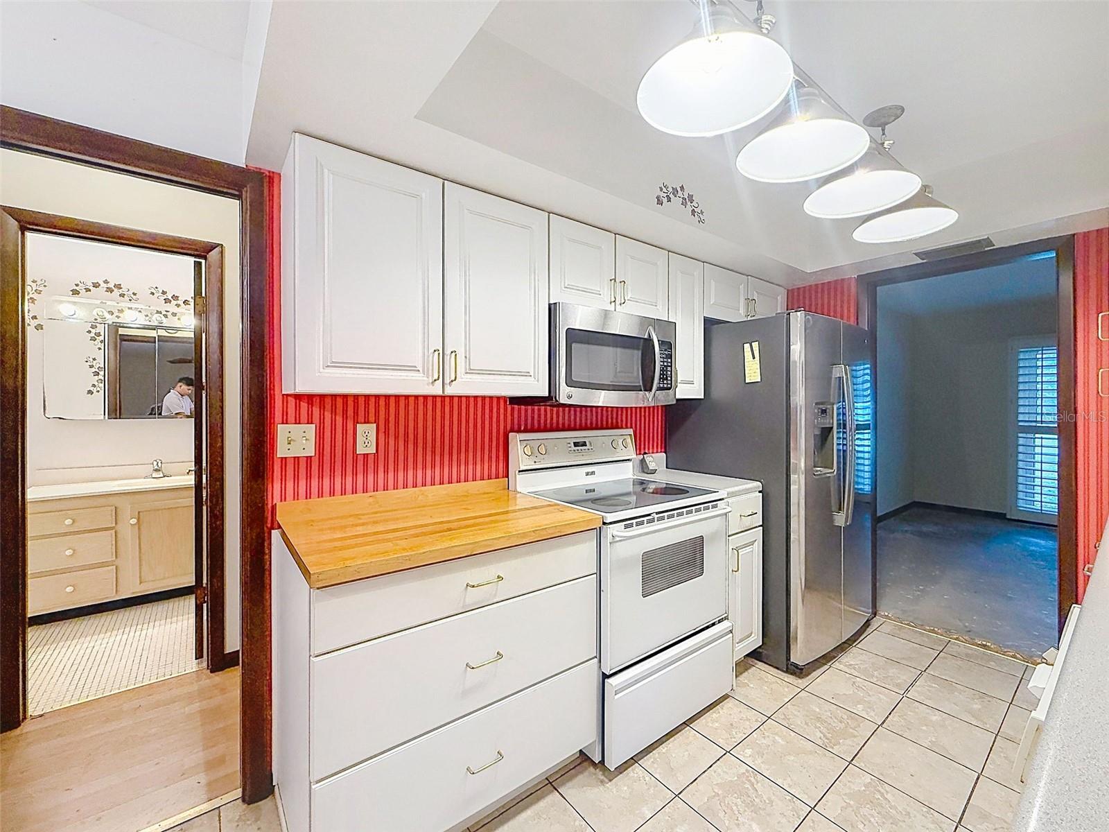 18202 OAKDALE RD — photo 24