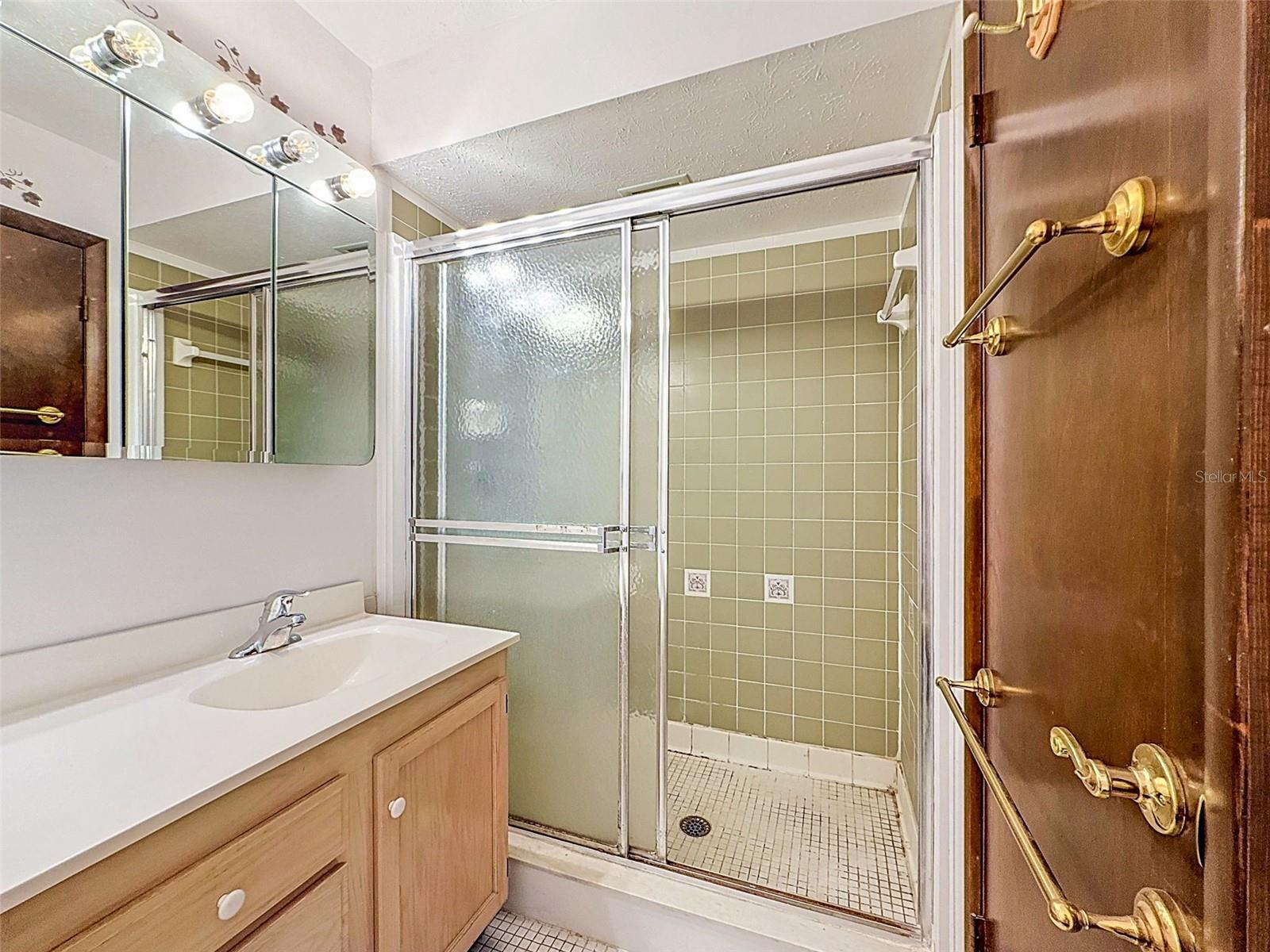 18202 OAKDALE RD — photo 28
