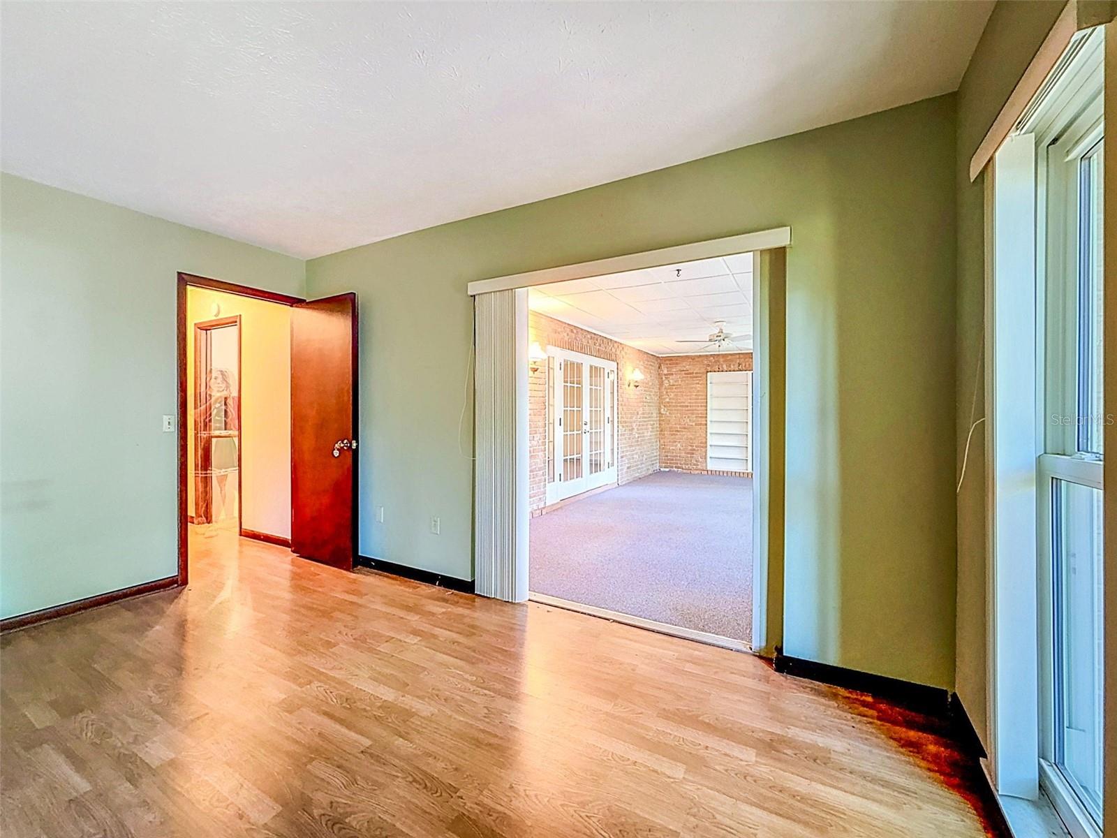18202 OAKDALE RD — photo 32