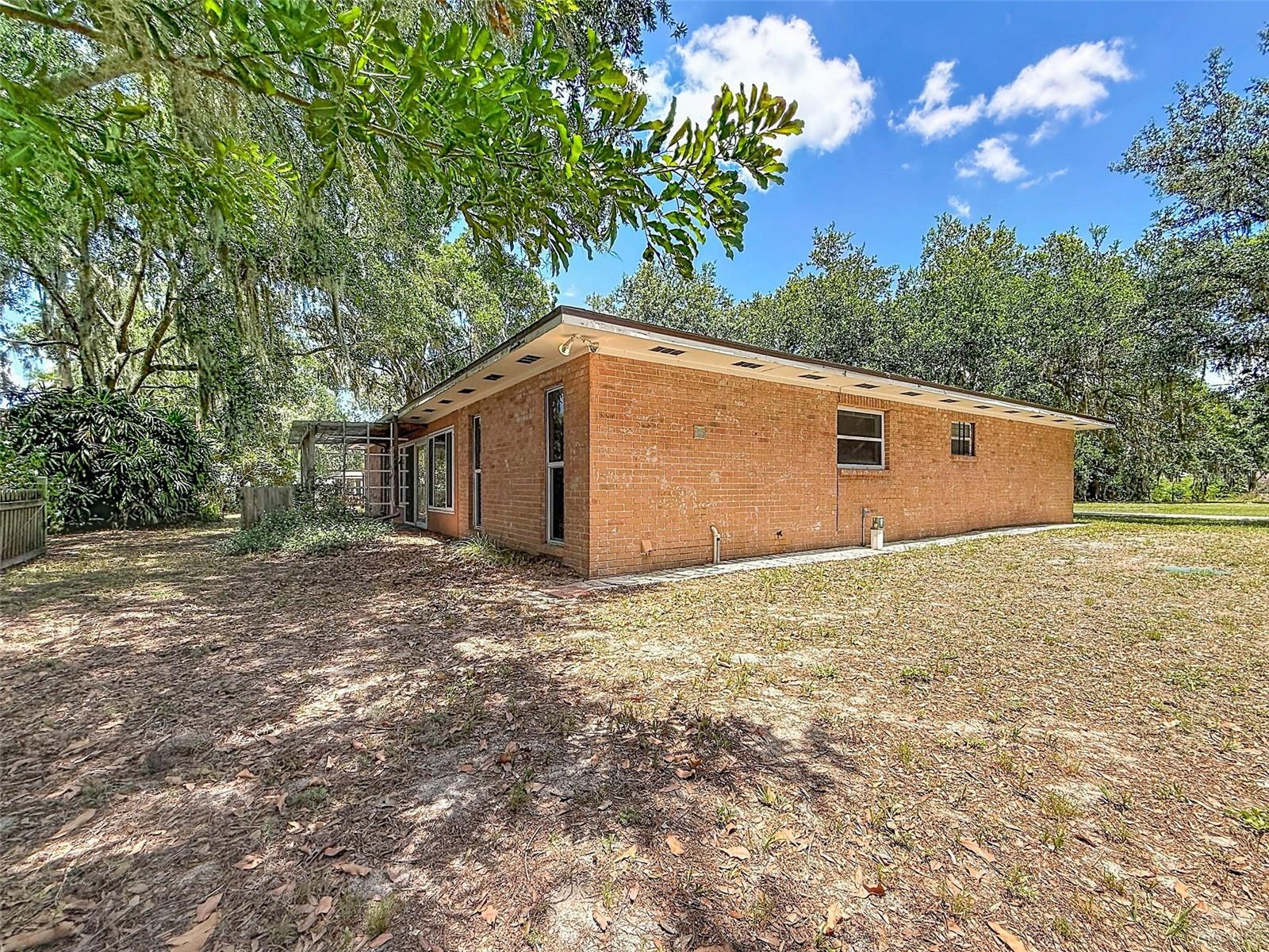 18202 OAKDALE RD — photo 52