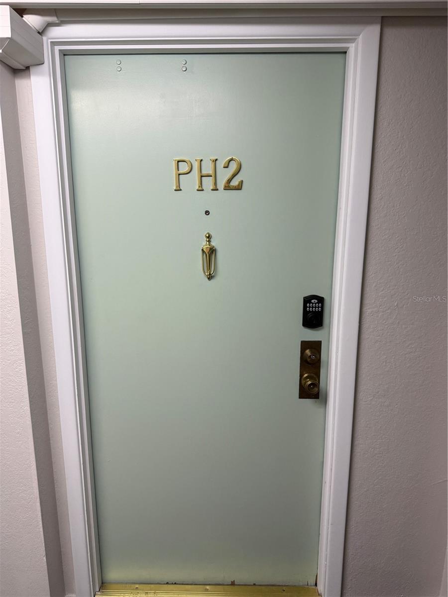 255 DOLPHIN PT #2 — photo 3