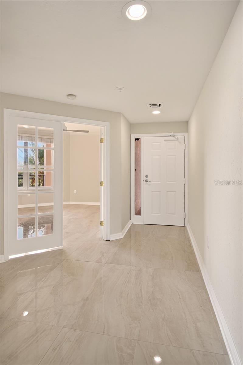 5430 EAGLES POINT CIR #202 — photo 4