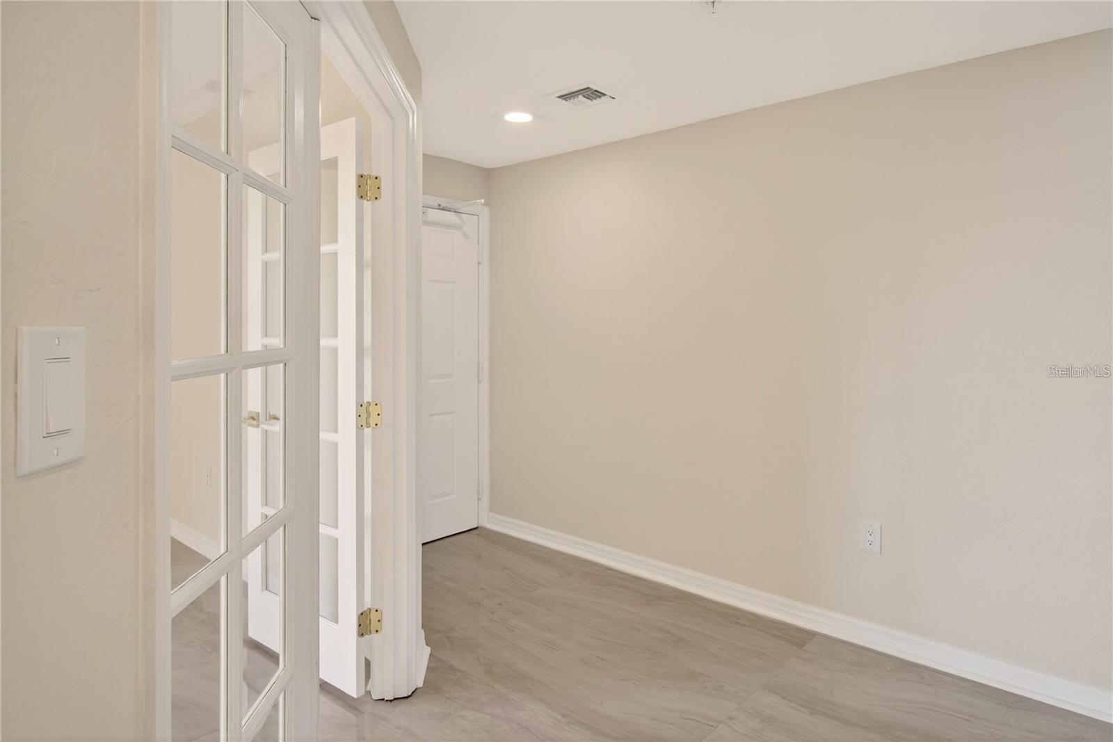 5430 EAGLES POINT CIR #202 — photo 18
