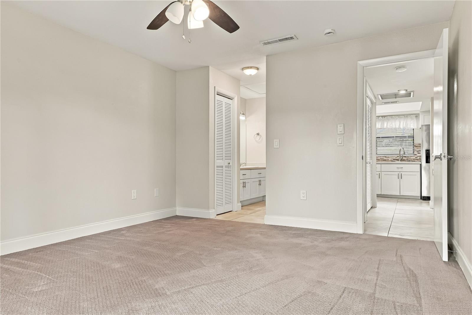 260 MICHAELS CIR — photo 25