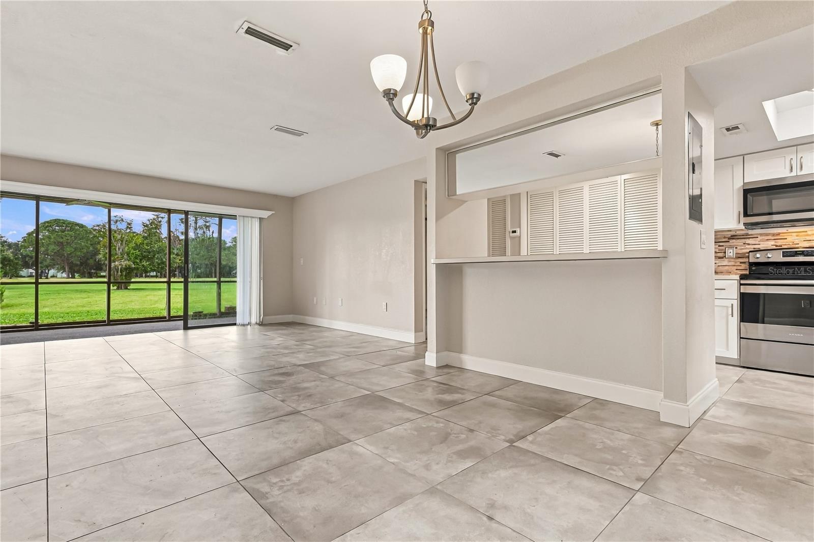 260 MICHAELS CIR — photo 12