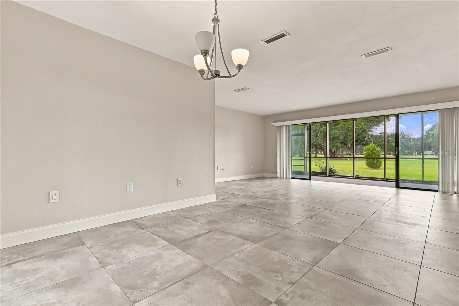 260 MICHAELS CIR — photo 14