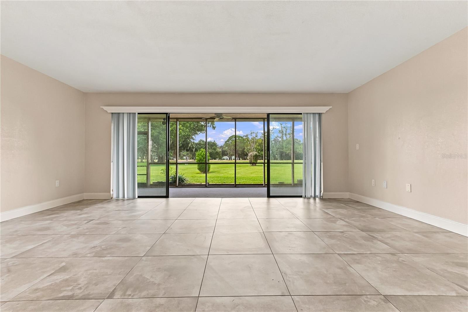 260 MICHAELS CIR — photo 11