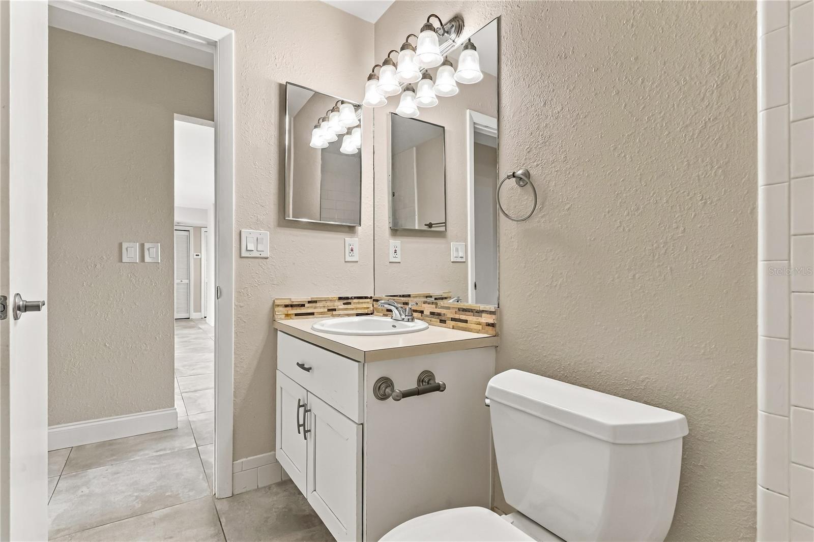 260 MICHAELS CIR — photo 32