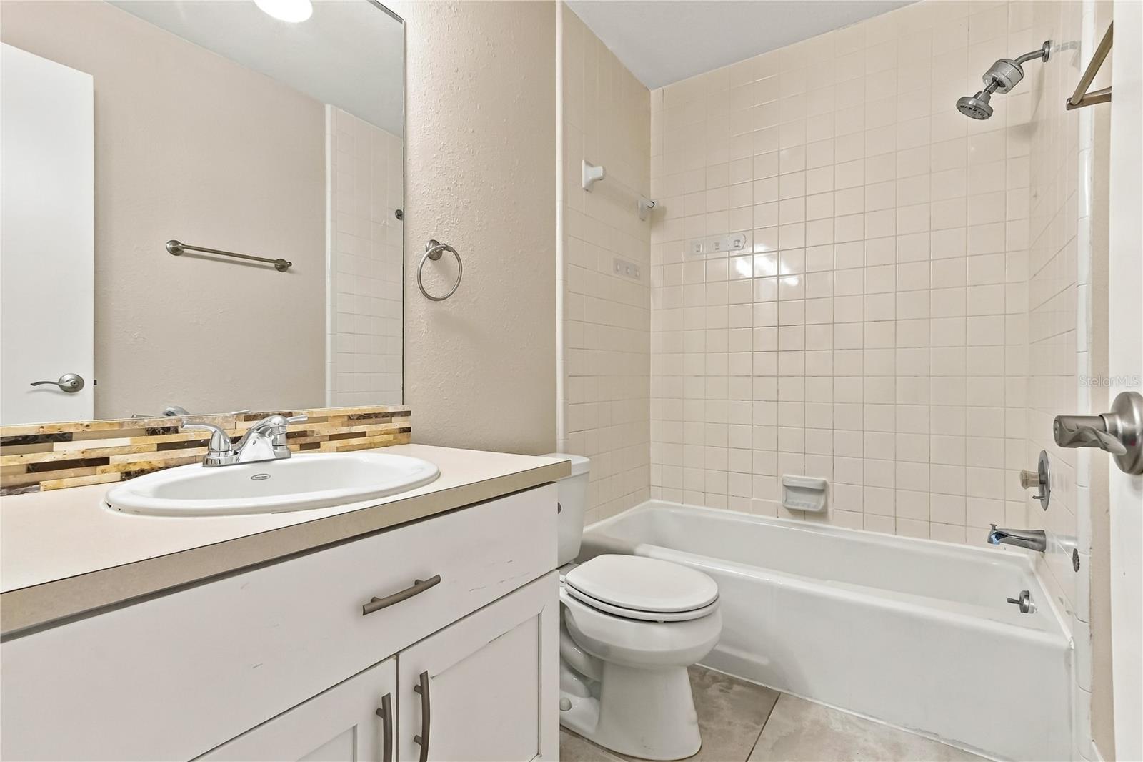 260 MICHAELS CIR — photo 31