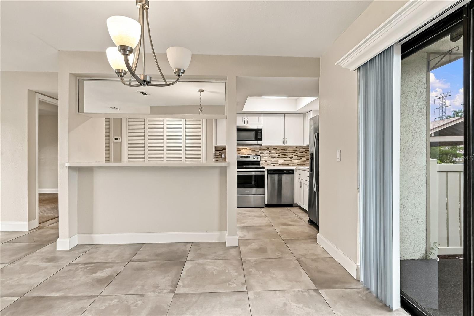 260 MICHAELS CIR — photo 17
