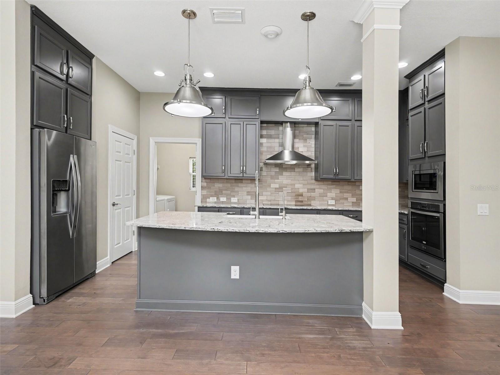 2424 WOOD ST — photo 6