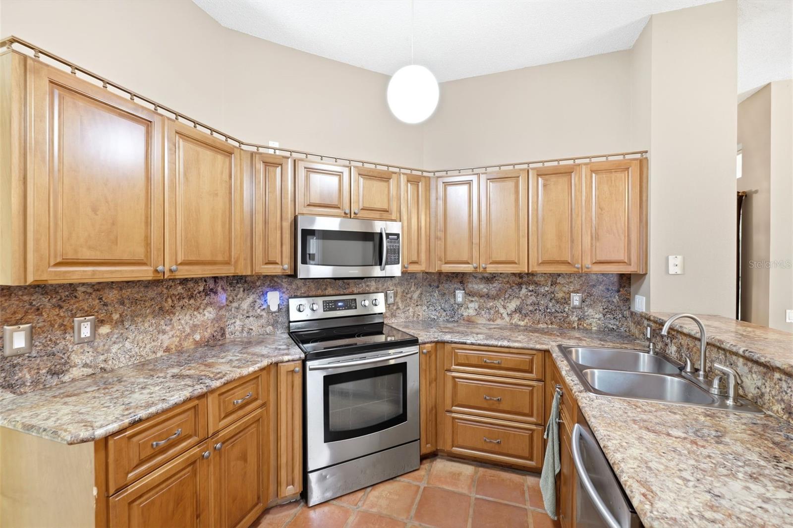 12515 CANTON AVE — photo 23