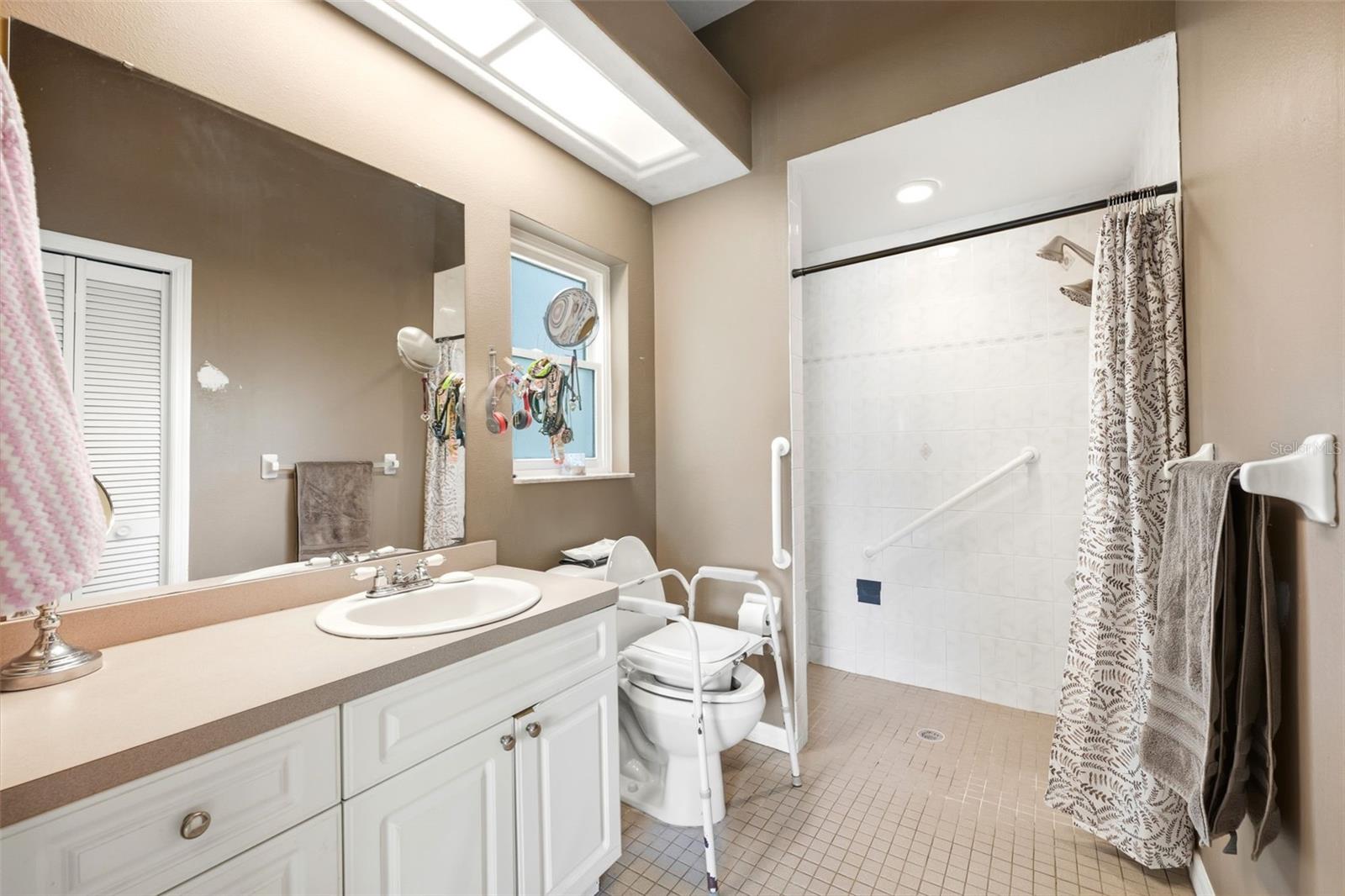 12515 CANTON AVE — photo 21