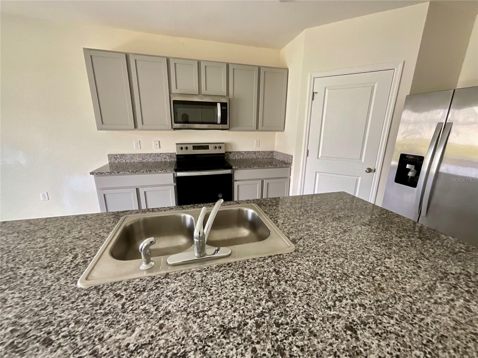 33409 FIELD MAPLE LOOP — photo 4