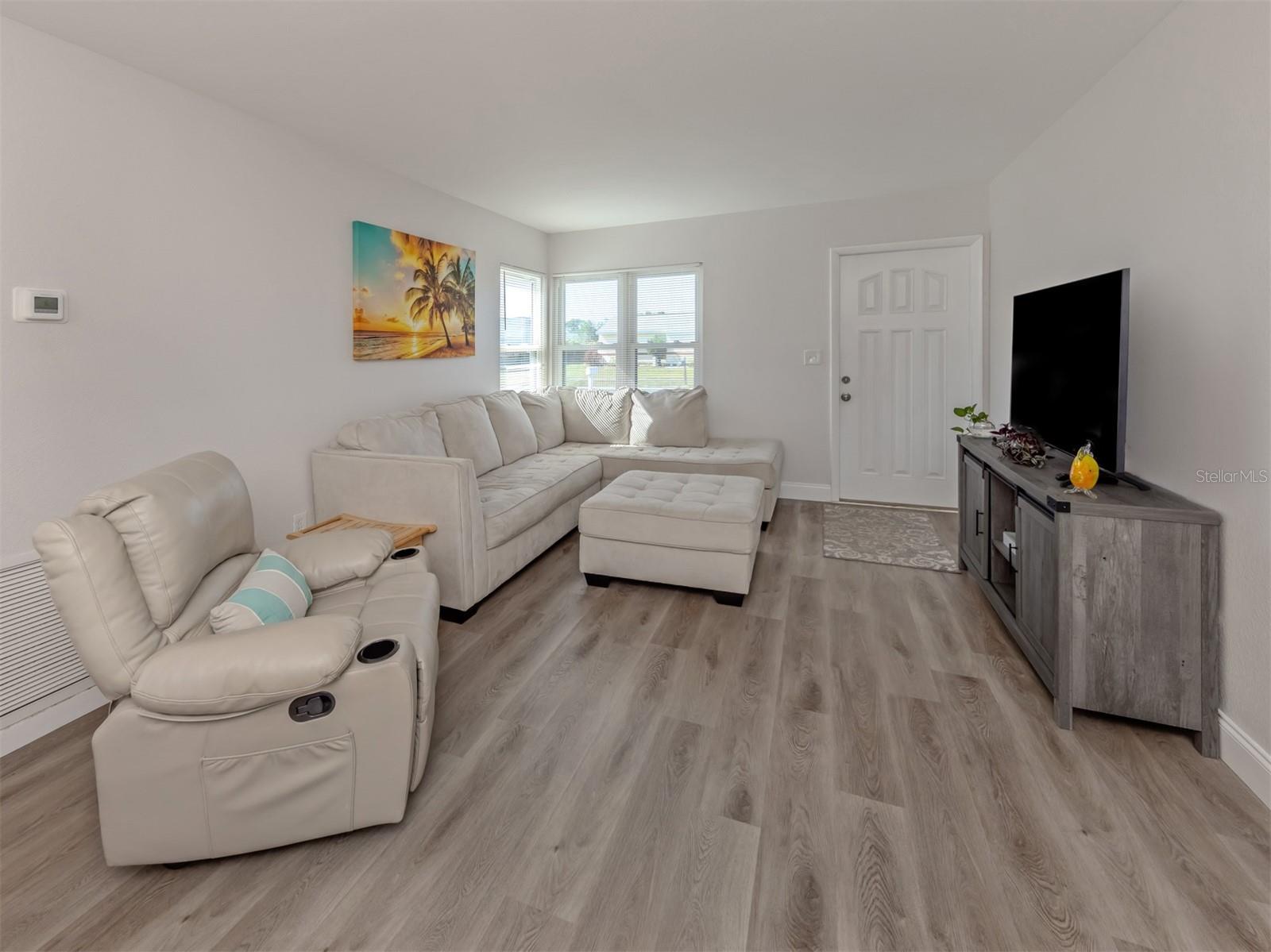 5568 KENWOOD DR — photo 8