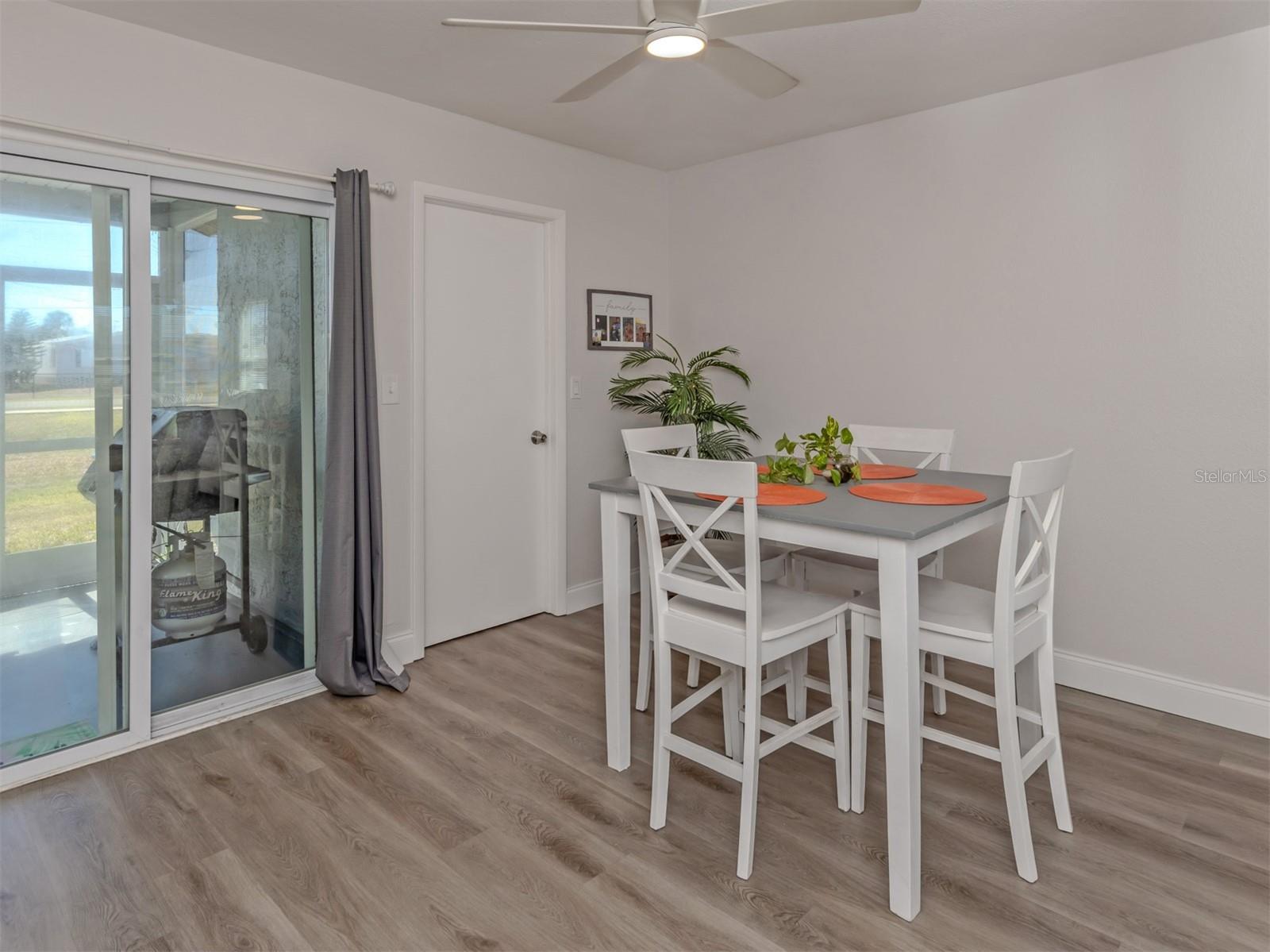 5568 KENWOOD DR — photo 13