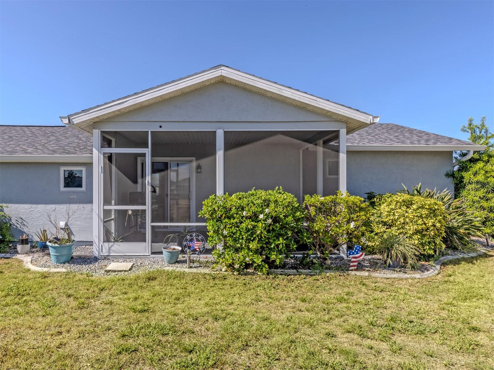 5568 KENWOOD DR — photo 2