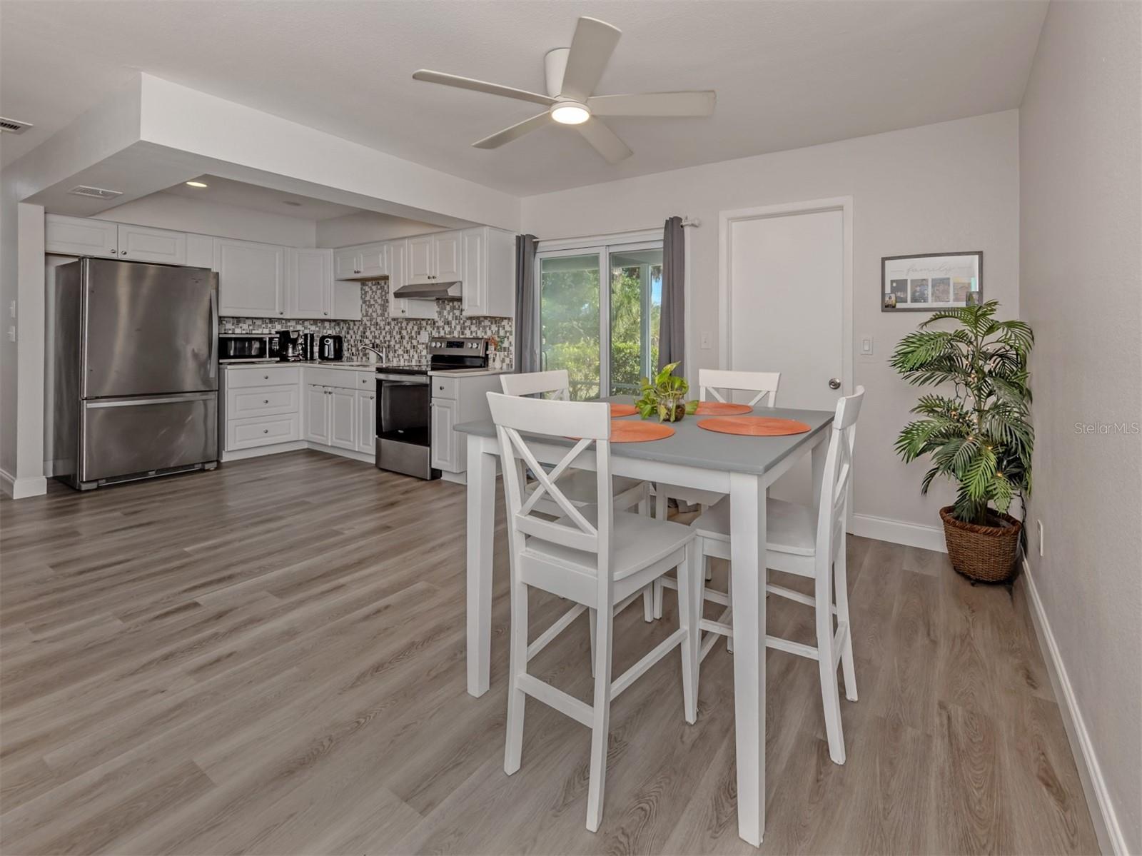 5568 KENWOOD DR — photo 14
