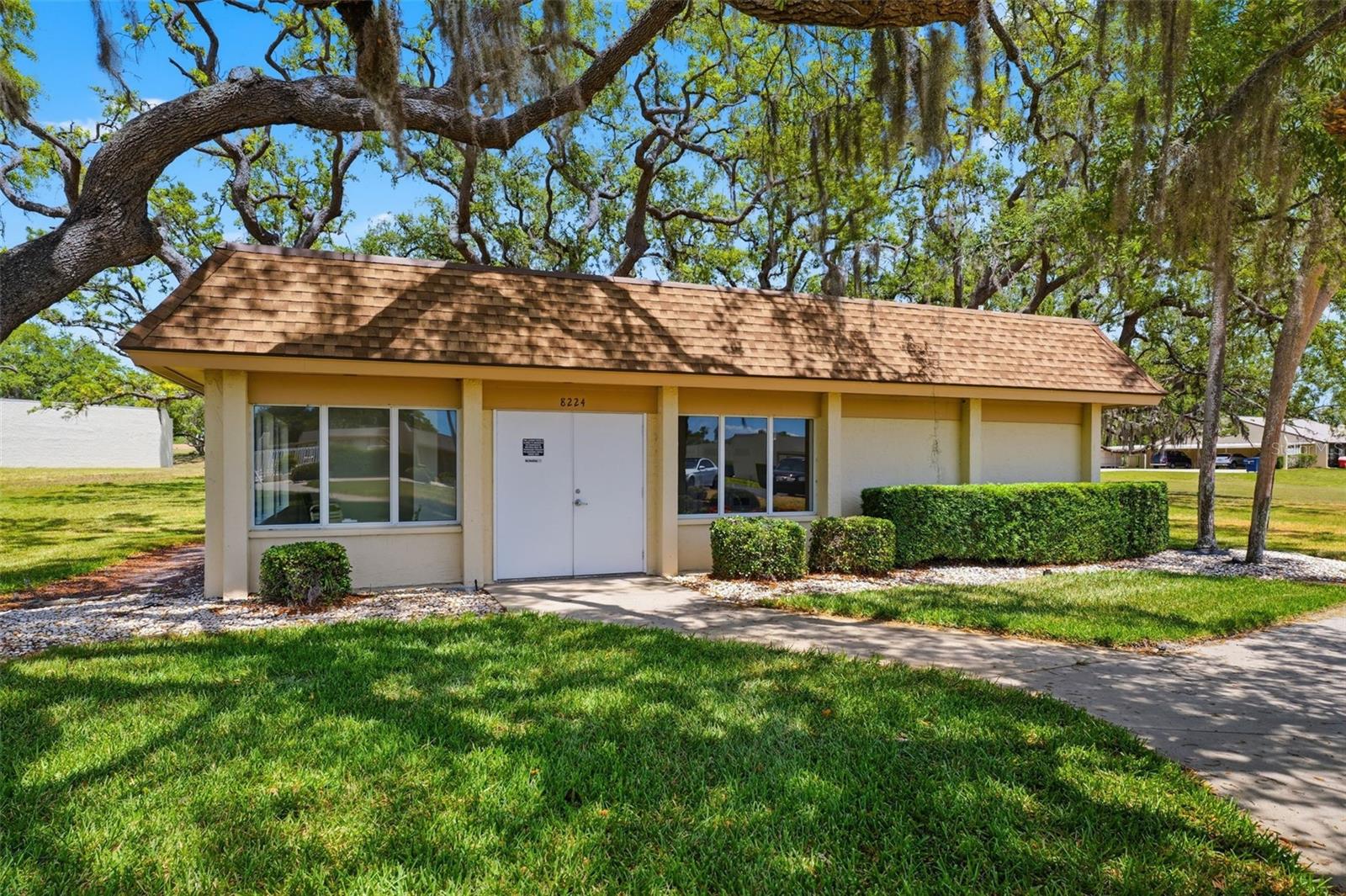 11210 CARRIAGE HILL DR #5 — photo 41