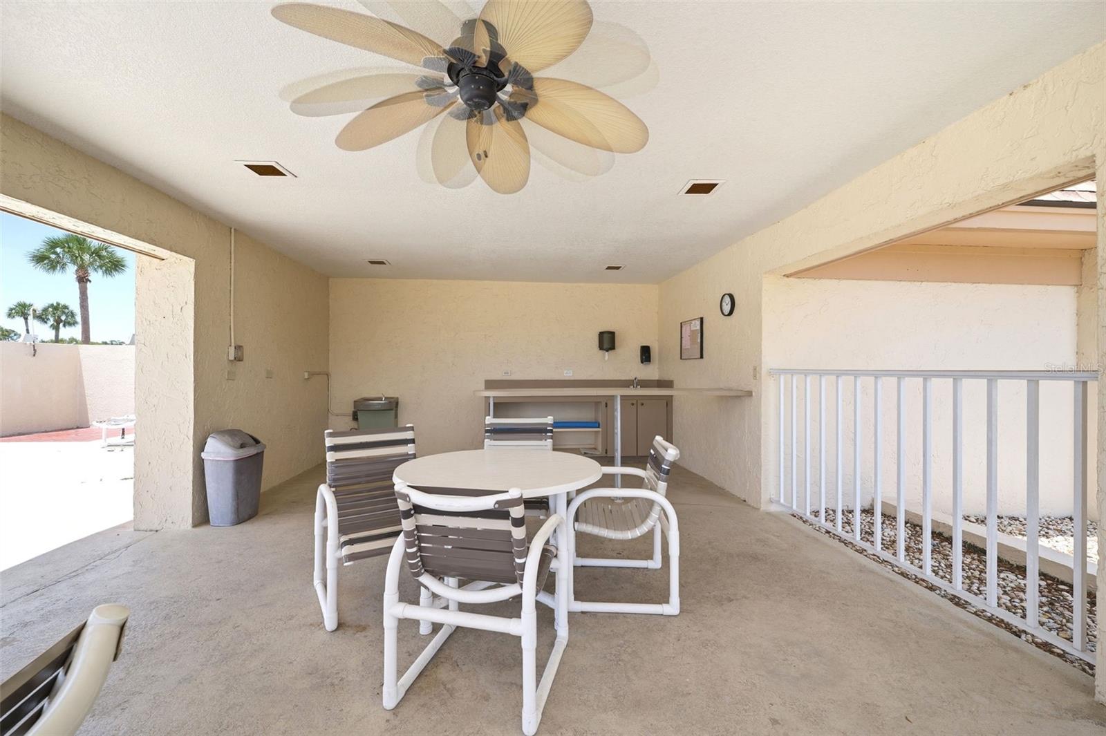 11210 CARRIAGE HILL DR #5 — photo 40