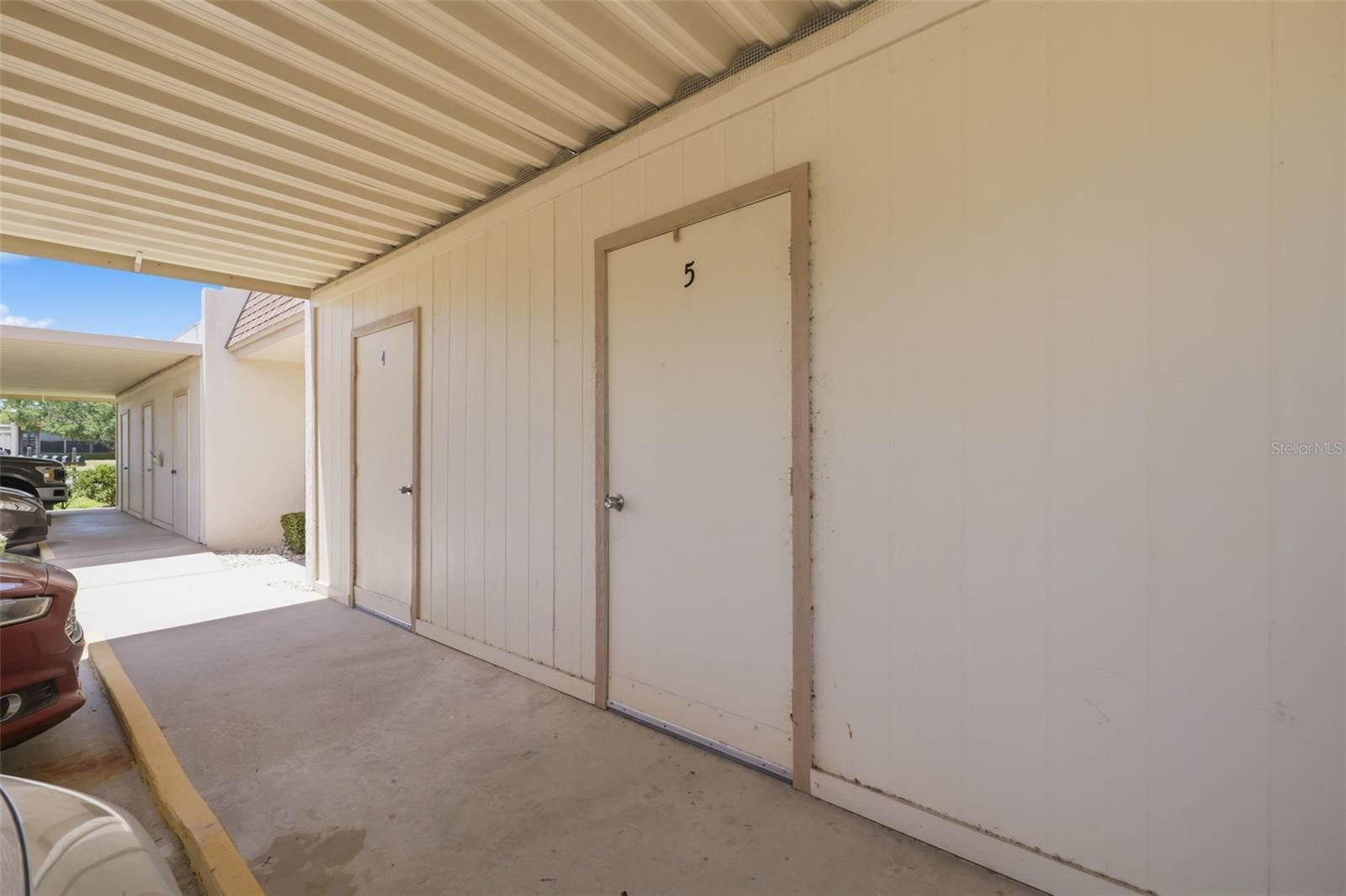 11210 CARRIAGE HILL DR #5 — photo 36