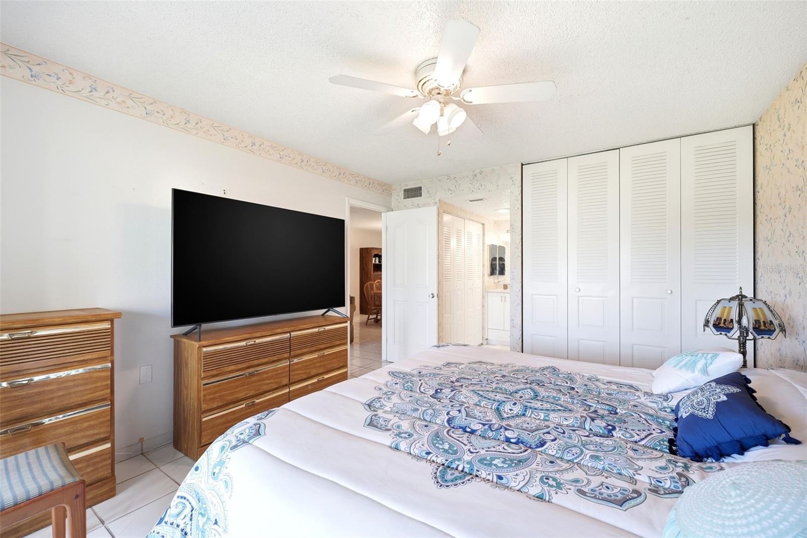 11210 CARRIAGE HILL DR #5 — photo 24
