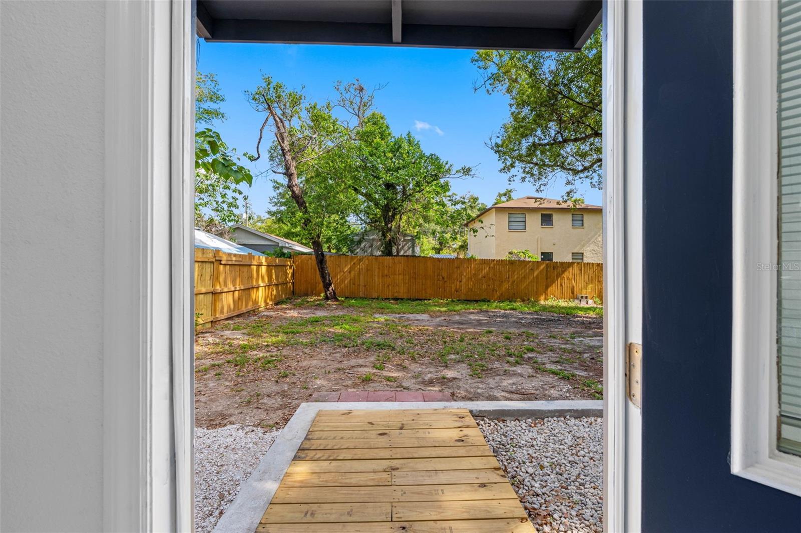 1208 E CHILKOOT AVE — photo 29