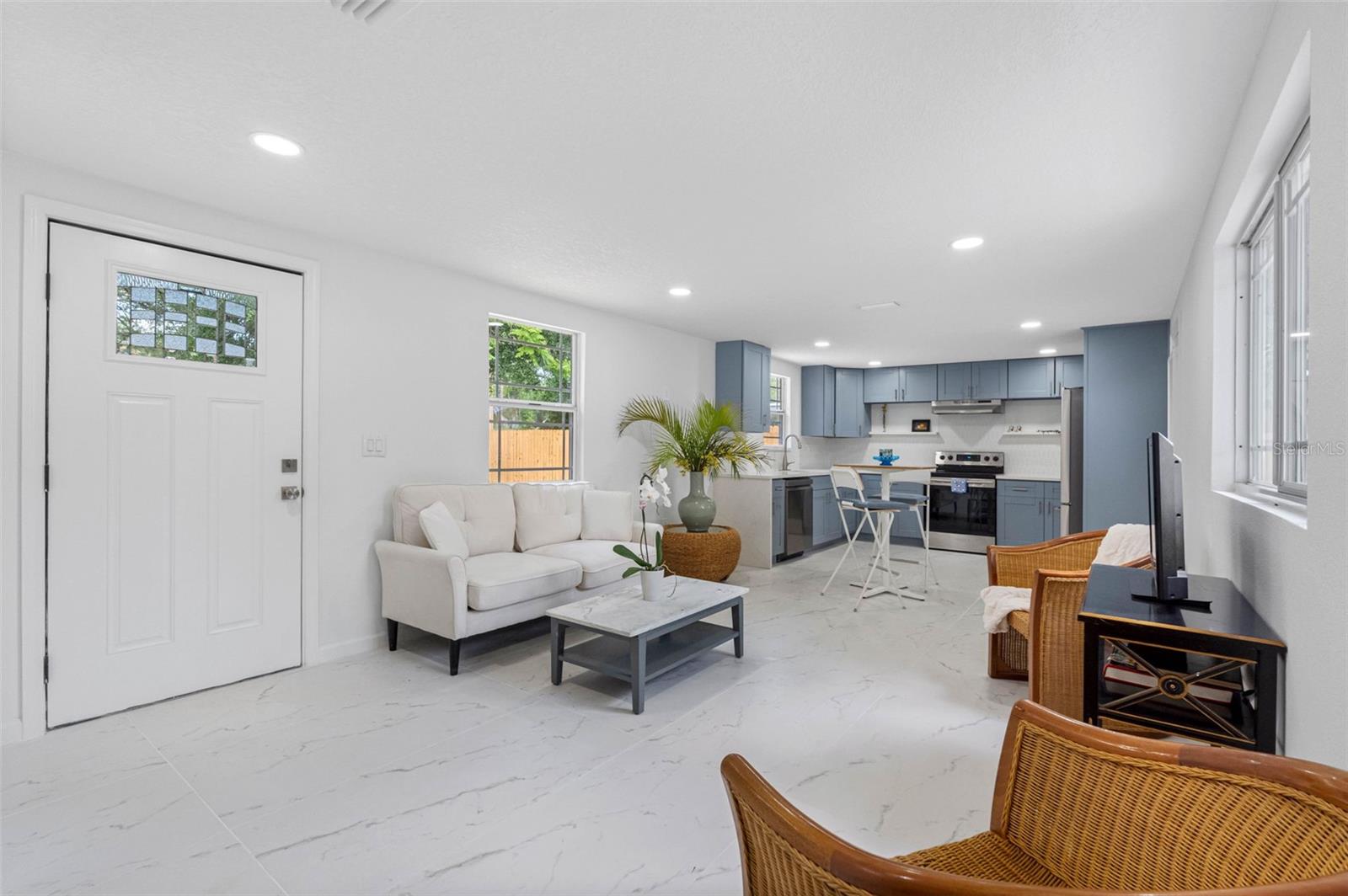 1208 E CHILKOOT AVE — photo 6