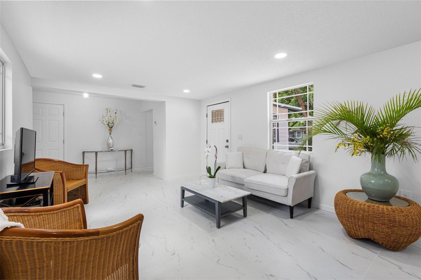 1208 E CHILKOOT AVE — photo 8