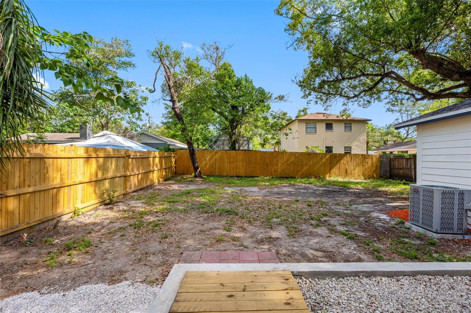 1208 E CHILKOOT AVE — photo 32