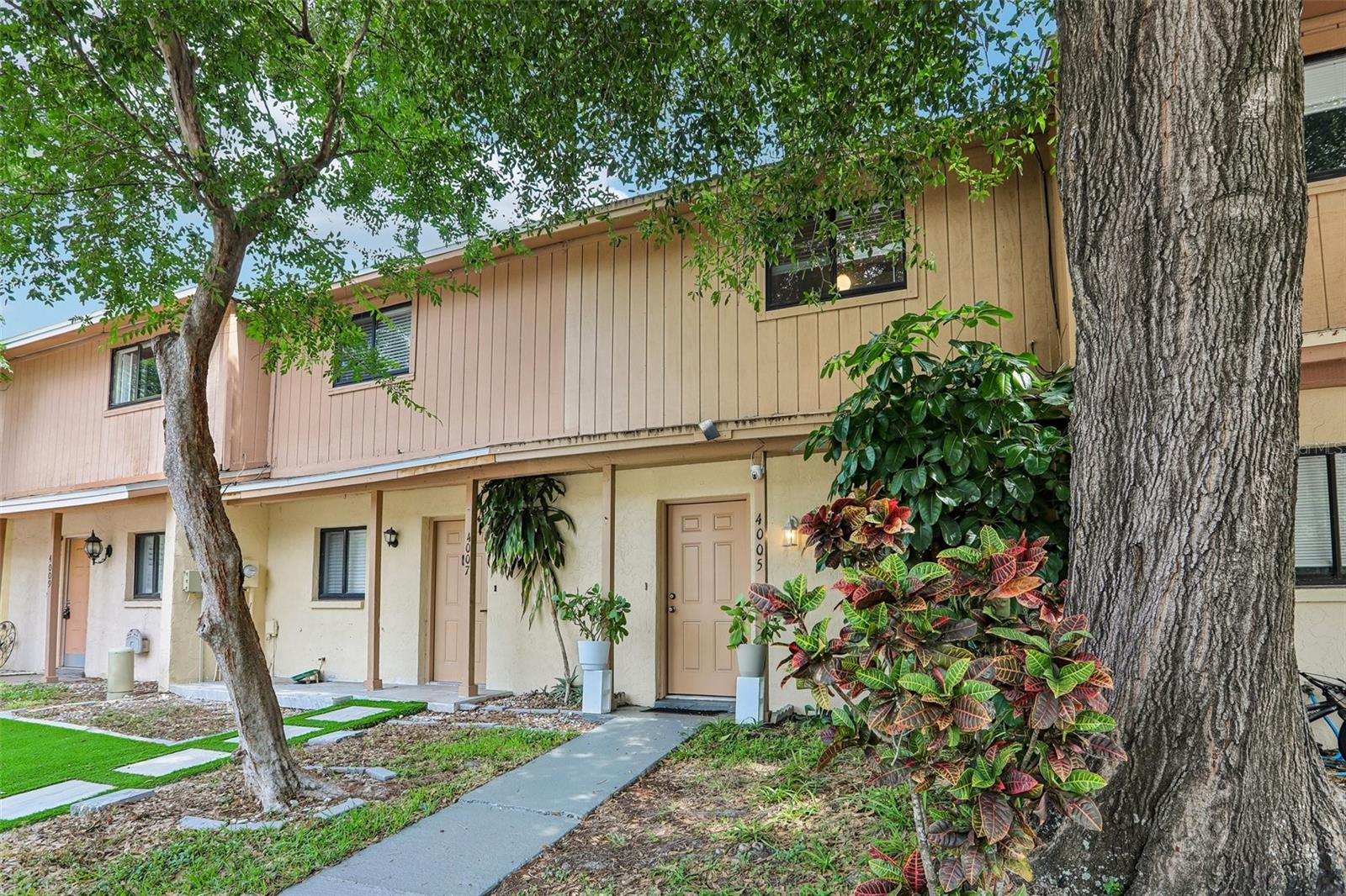 4005 OAK LIMB CT — photo 2