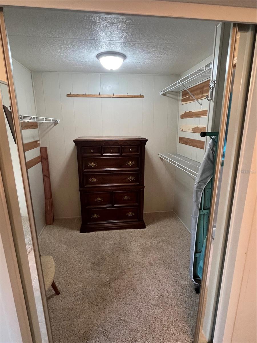 825 JOLANDA CIR — photo 34