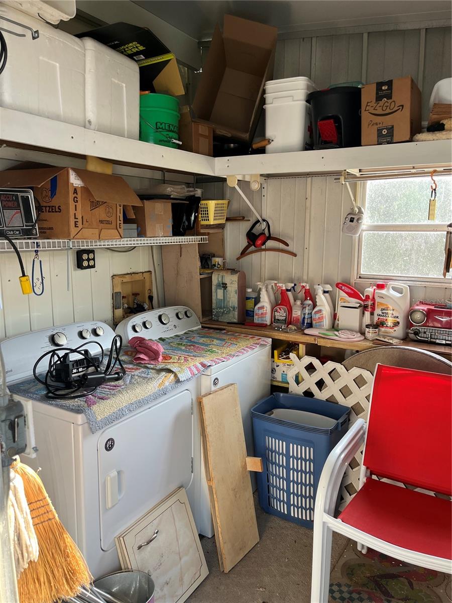 825 JOLANDA CIR — photo 37