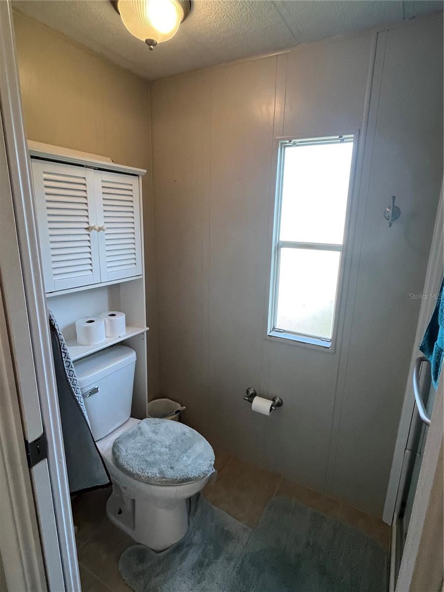 825 JOLANDA CIR — photo 35