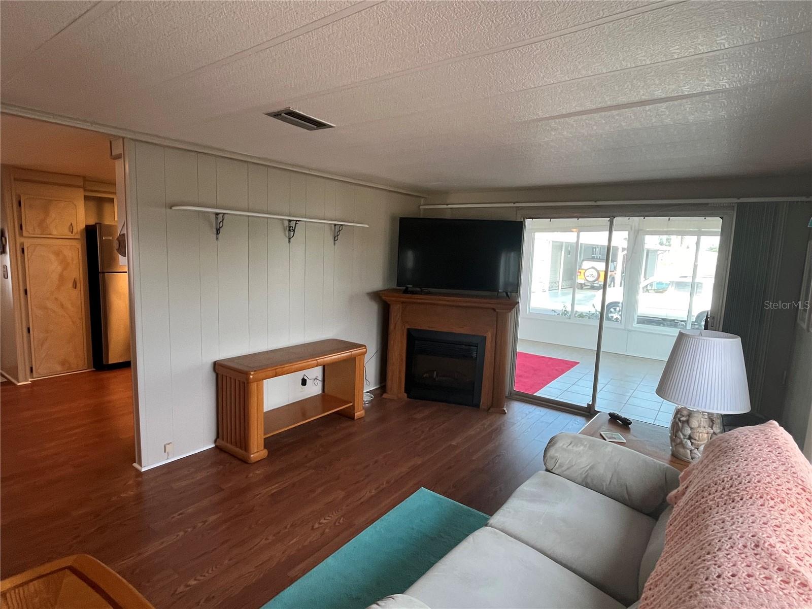 825 JOLANDA CIR — photo 12