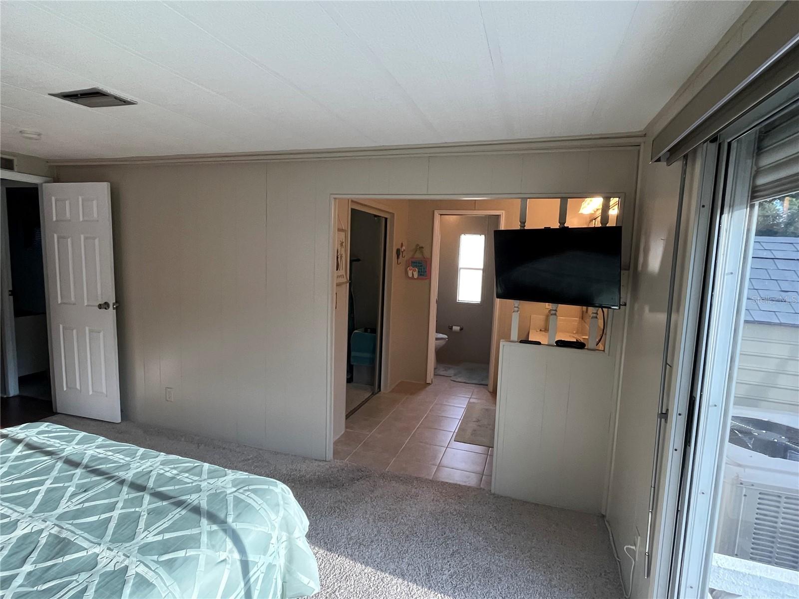 825 JOLANDA CIR — photo 32