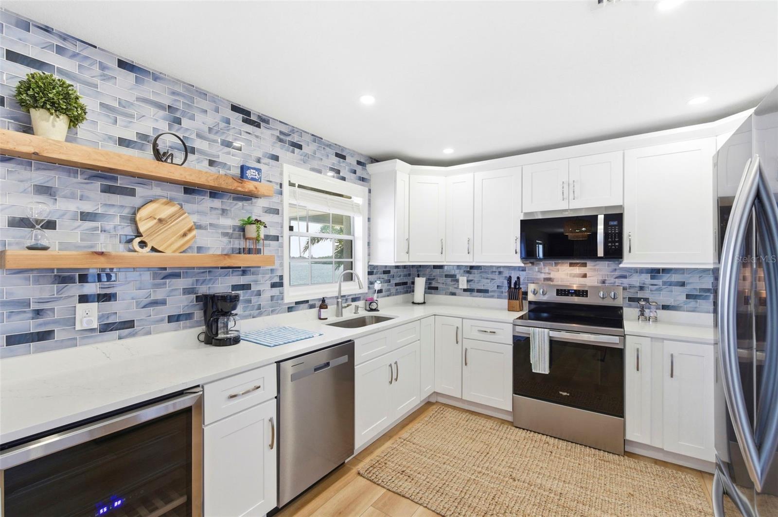 201 POMPANO DR SE #C furnished — photo 6