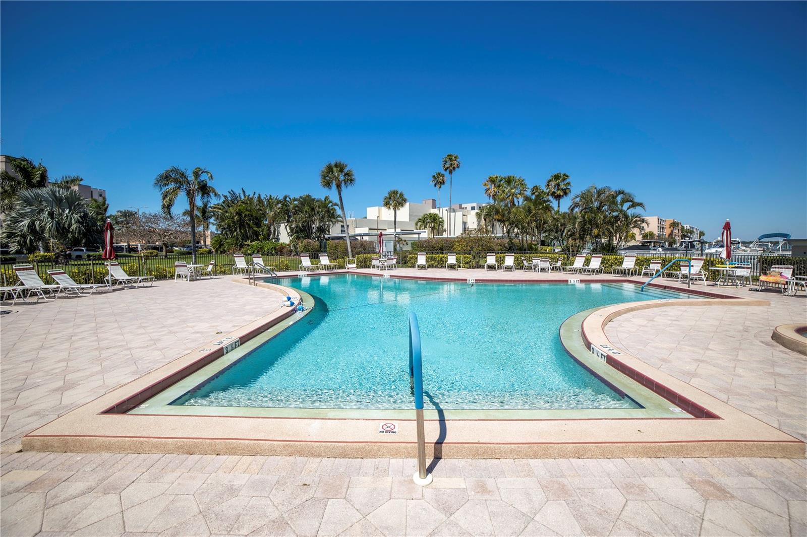 7300 SUN ISLAND DR S #602 — photo 3
