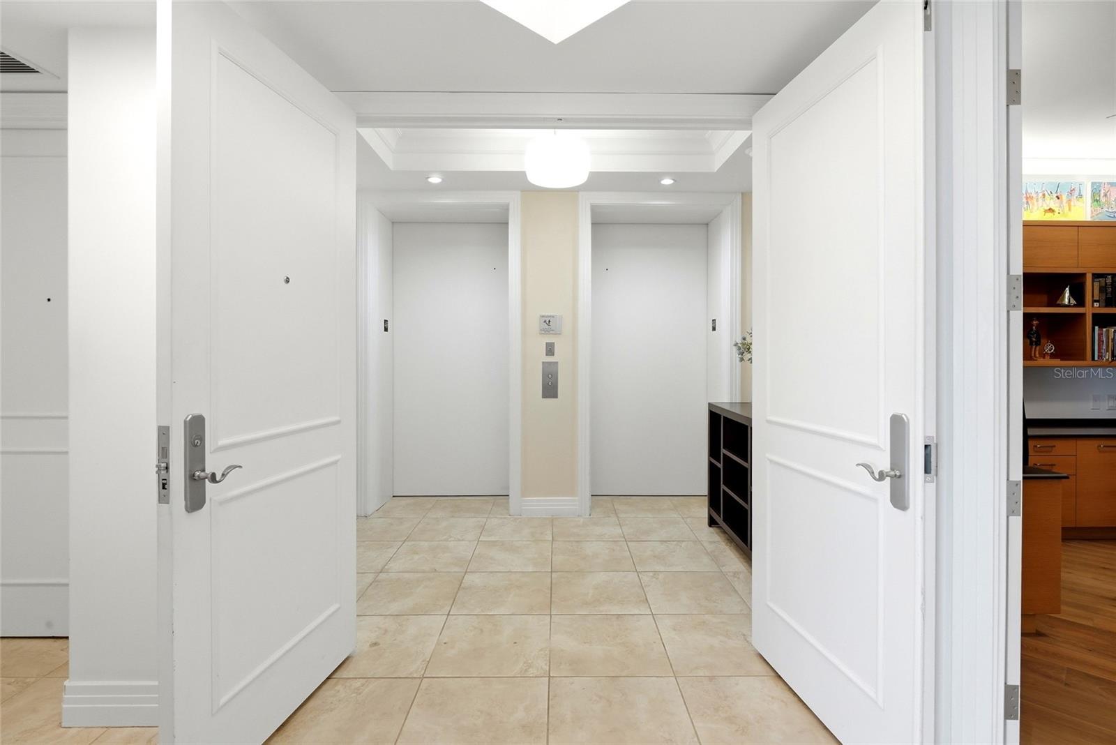400 BEACH DR NE #401 — photo 2