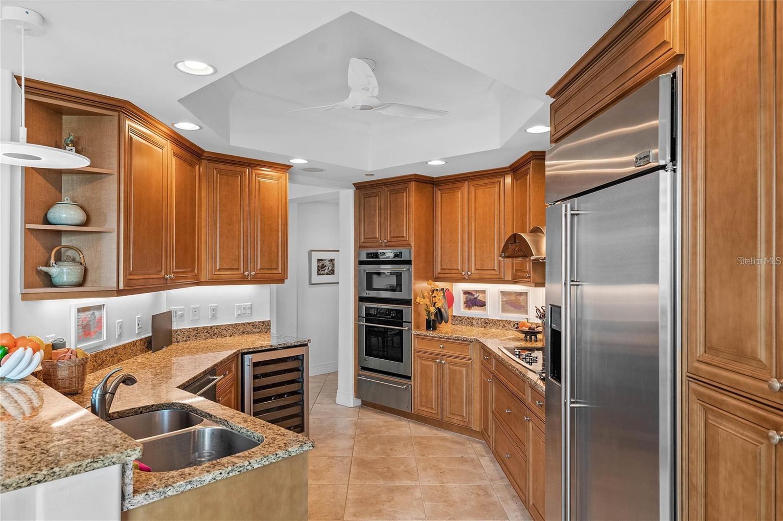 400 BEACH DR NE #401 — photo 14