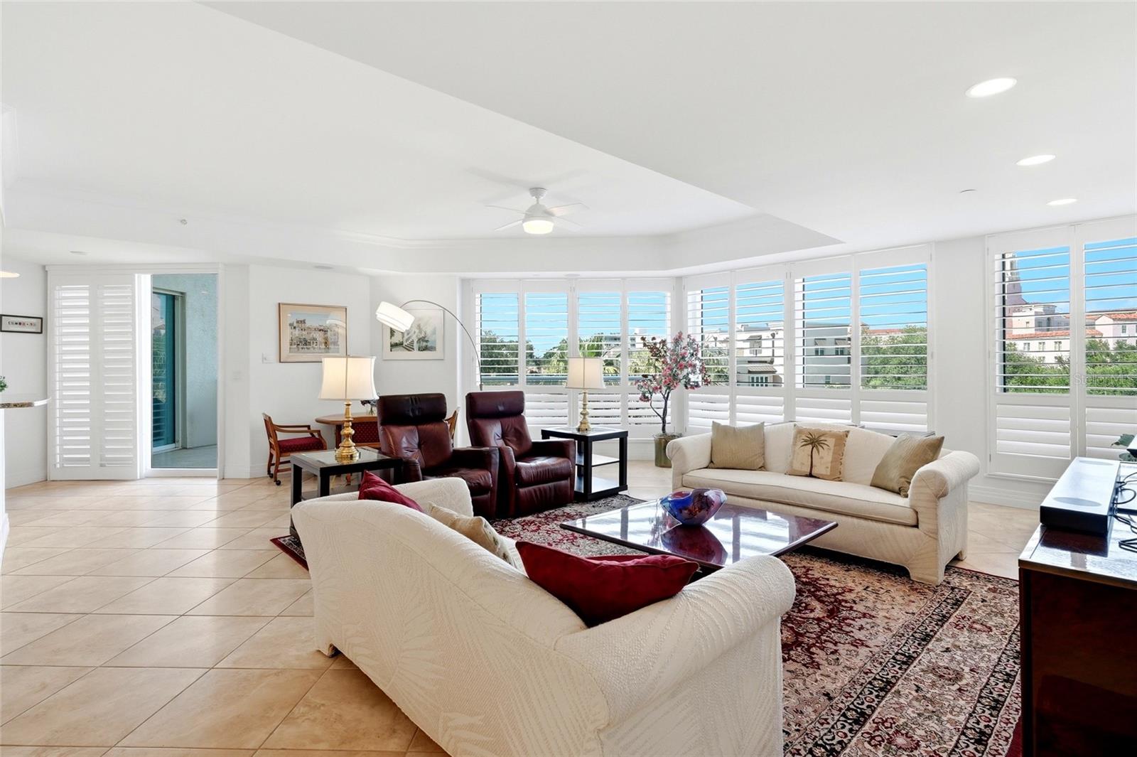 400 BEACH DR NE #401 — photo 8