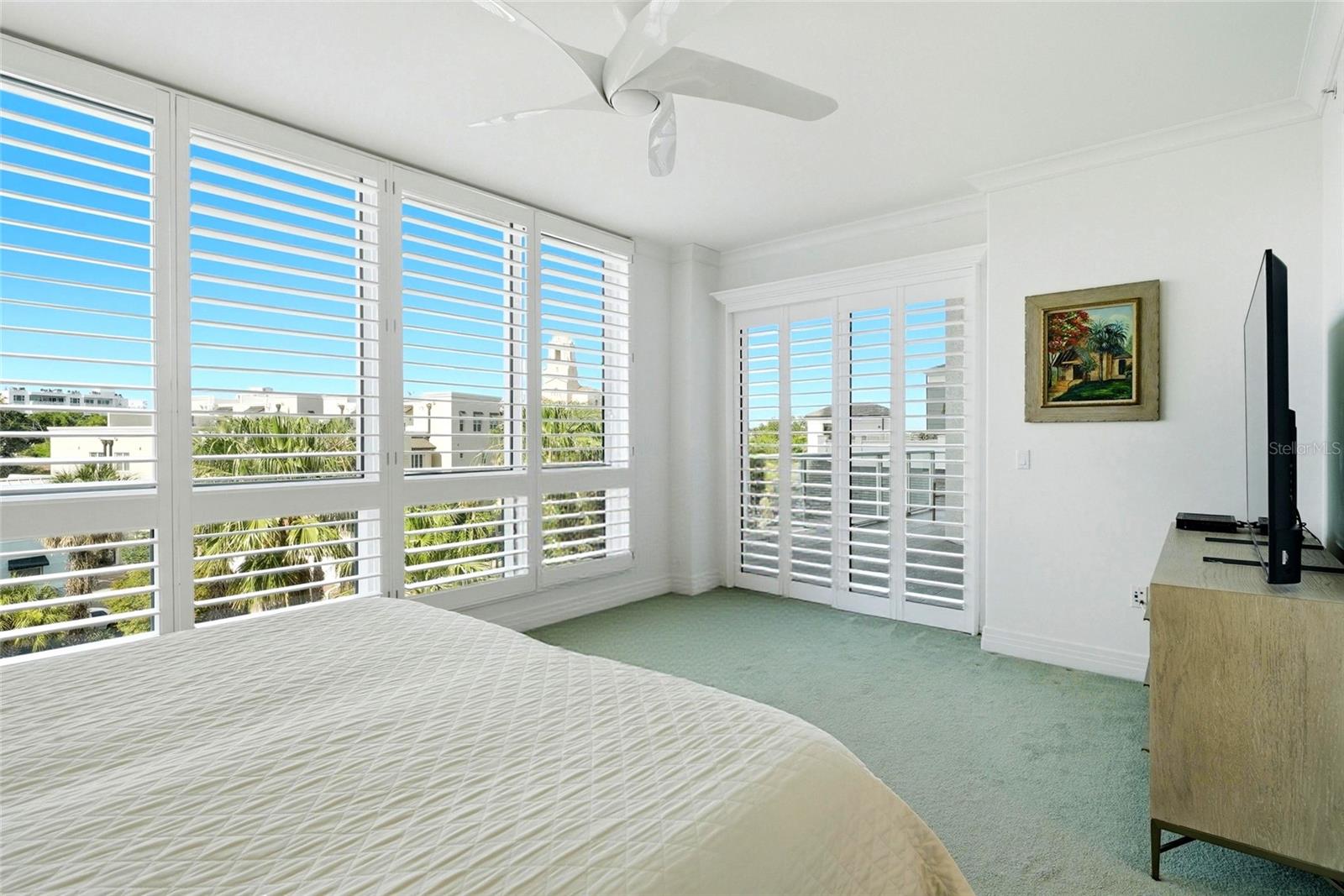 400 BEACH DR NE #401 — photo 18