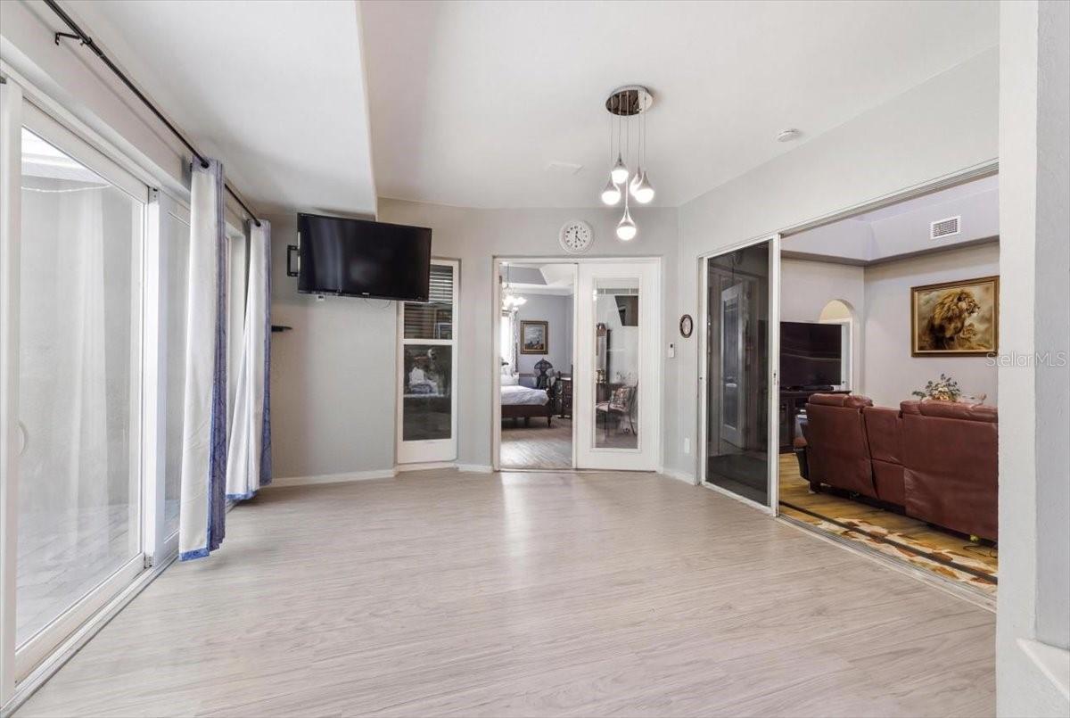 2818 SHIPSTON AVE — photo 15