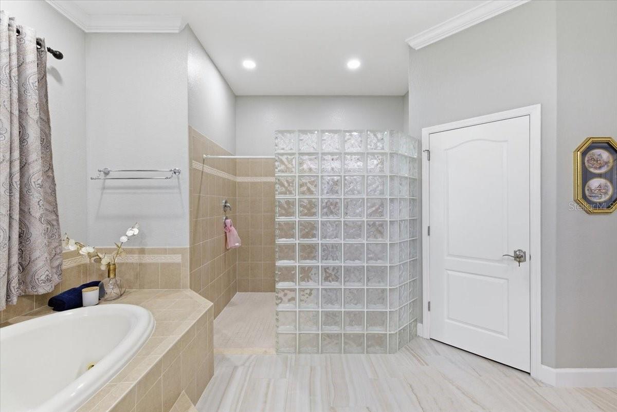 2818 SHIPSTON AVE — photo 50