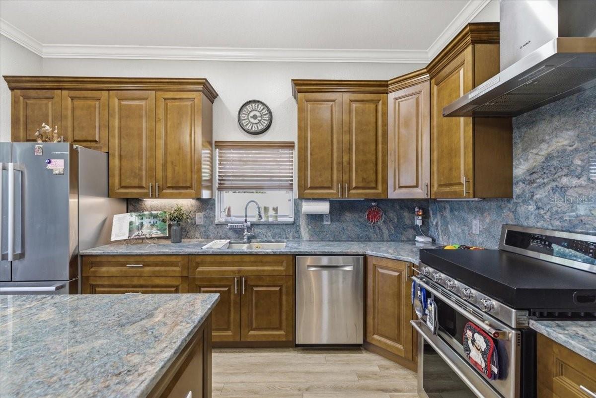 2818 SHIPSTON AVE — photo 44