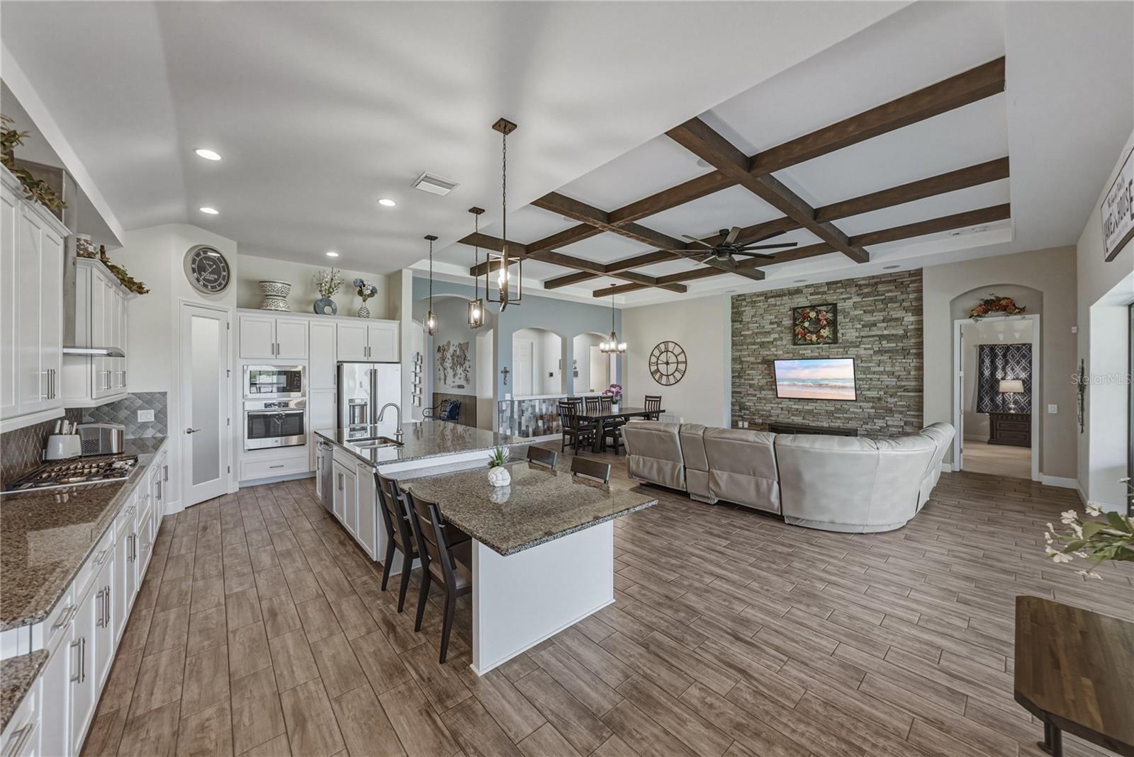 6743 SUNSET VISTA WAY — photo 17