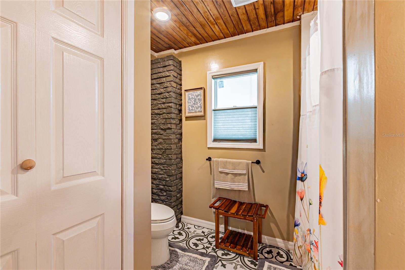 5233 HILL DR — photo 18