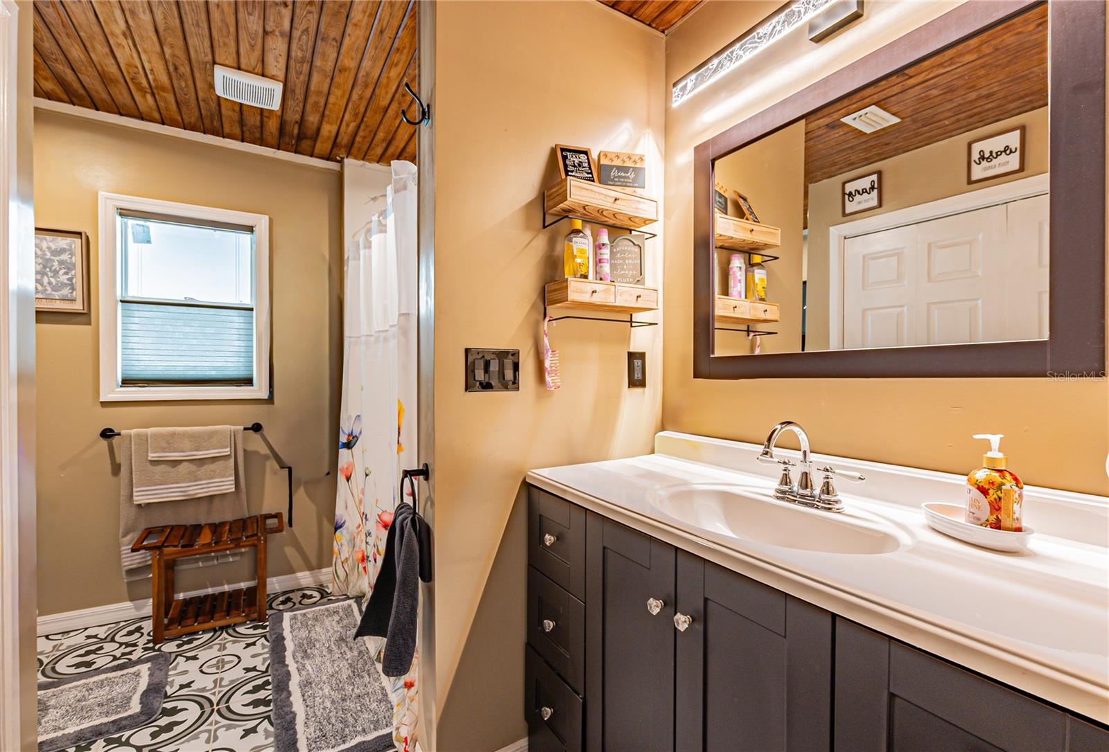 5233 HILL DR — photo 17